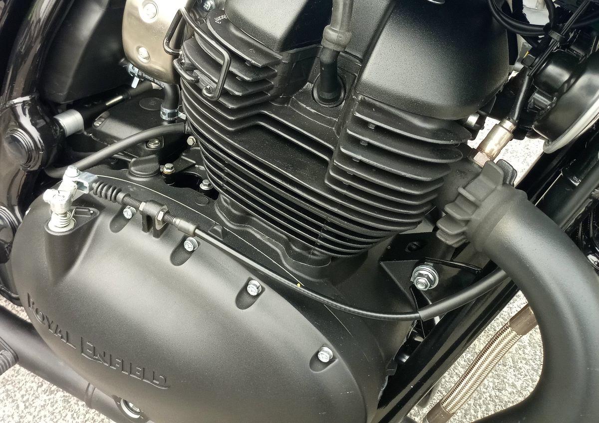 royal enfield interceptor 2024 prova test recensione pregi difetti