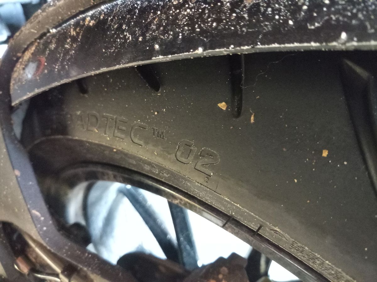 Metzeler RoadTec 02 2025: Prova Test approfondito sul bagnato e analisi delle prestazioni